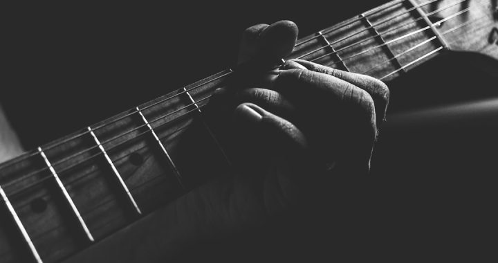 A Horse with No Name Chords: Learn to Play this Classic Song
